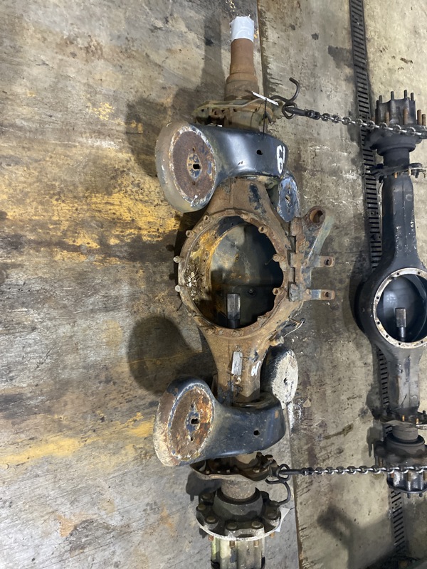 Eaton DS-402 Axle Housing #303191