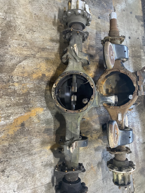 Eaton DS-404 Axle Housing #319950