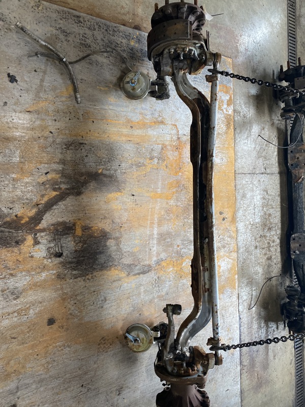 Eaton Front Axle Assembly #329044