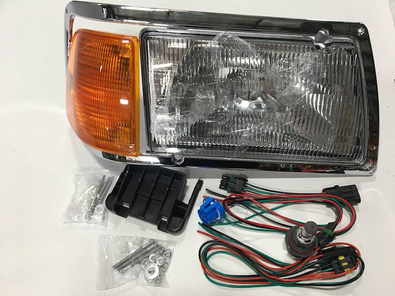 Peterbilt 385 Headlight #34473