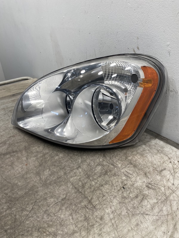 2009 Freightliner Cascadia 125 Headlight #A0651907006