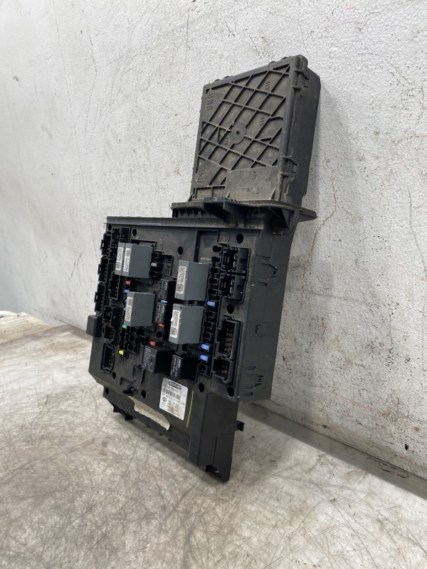 Freightliner Cascadia Fuse Panel #A0675980002